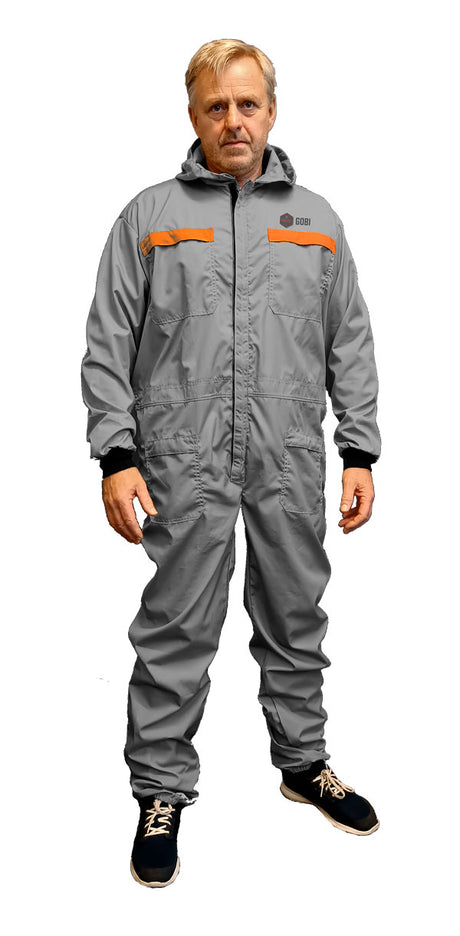 Man met Silencer Blastsafe Gobi stof- en verfpak vooraanzicht